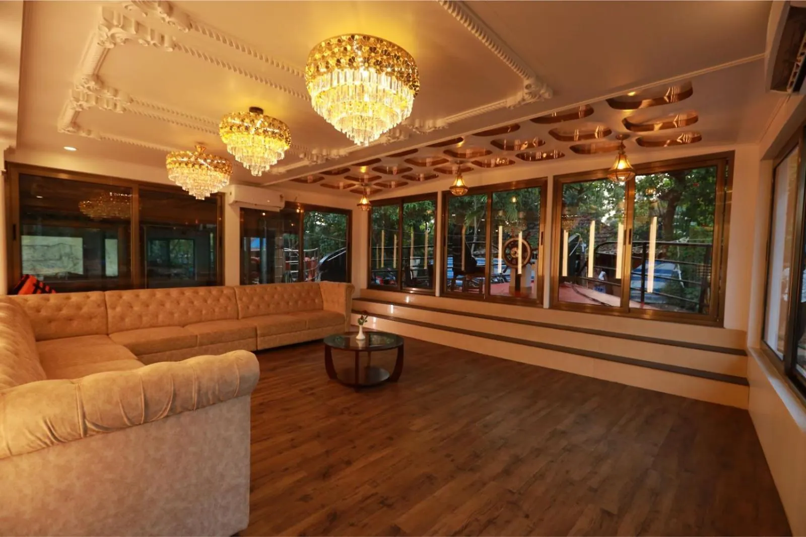 Hotel Royal Boathouse Alappuzha 3*,