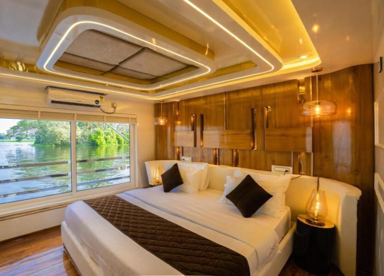 *** Hotel na wodzie Hotel Royal Boathouse Alappuzha Indie